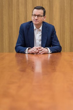 Sobin, Polonya - 31 Ocak 2019: Mateusz Morawiecki benim kurtarma ekipleri madendeki zor kurtarma işlemi sonra ziyaret sırasında hükümet Başbakanı.