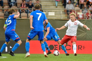 Lubin, Polonya - 7 Eylül 2018: Futbol Avrupa Gençler Şampiyonası U21 nitelikleri arasında Polonya - Faroe Adaları 1:1 Milli takım maç. Eylem Kamil Jozwiak.