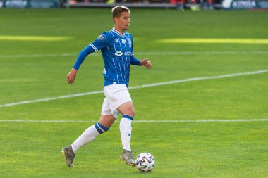 LUBIN, POLAND - 6 Haziran 2020: Polonya Süper Ligi PKO Ekstraklasa ile KGHM Zaglebie Lubin ve Lech Poznan arasındaki maç maçı. Aslında Lubomir Satka.