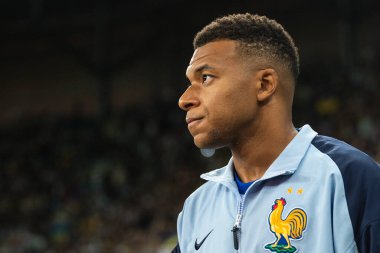 WROCLAW; POLAND - 5 Eylül 2025: FIFA 2026 elemeleri. Futbol maçı Ukrayna Fransa 'ya karşı 0: 2. Mbappe Kylian 'ın Portresi.