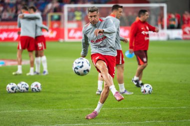 CHORZOW; POLAND - 7 Eylül 2025: FIFA 2026 elemeleri. Futbol maçı Polonya 'ya karşı Finlandiya. Robert Lewandowski 