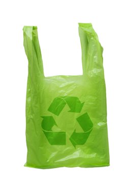 Beyaz arka plan üzerinde plastik torba geri dönüşüm yeşil izole