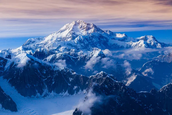 Vista real do Monte McKinley glaciares, Alasca, EUA — Fotografia de Stock