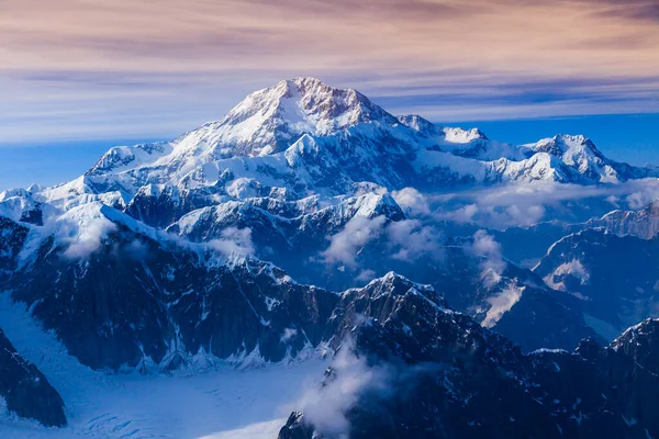 McKinley Dağı 'nın gerçek manzarası, buzullar, Alaska, Usa