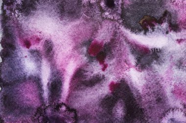 Soyut suluboya aquarelle el çizilmiş resim boya sıçramak leke pembe gri koyu renkler.