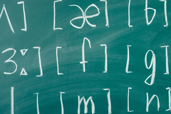 Μελέτη Αγγλικά μάθημα κλάση μαυροπίνακα σχολείο διεθνές φωνητικό αλφάβητο. — Φωτογραφία Αρχείου