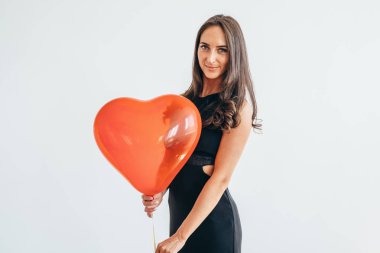 Güzel mutlu genç kadın Doğum günü tatil partisi.