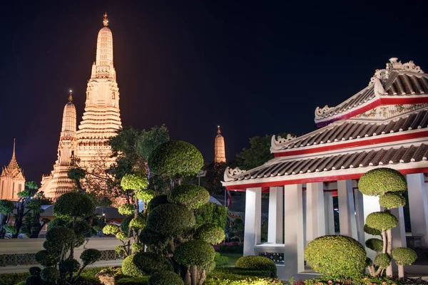 タイ、バンコクの夜ワットアルン寺. — ストック写真