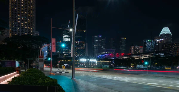 SINGAPORE - 26 Şubat 2019: Şehrin gece manzarası, iş bölgesi — Stok fotoğraf