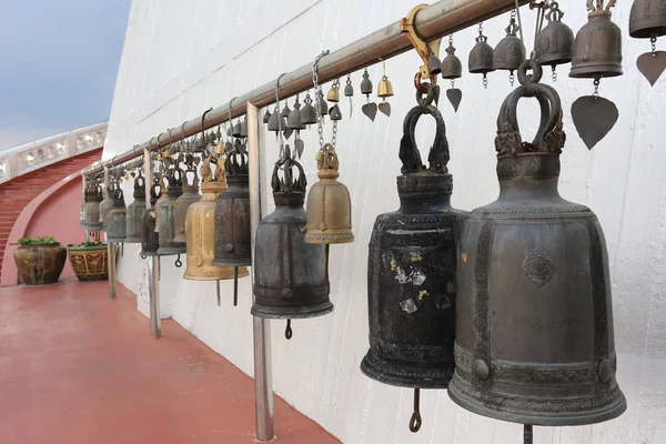 Bell, Budizm Tay tapınak kabuğu ve nimet için ek ile vurmak için.