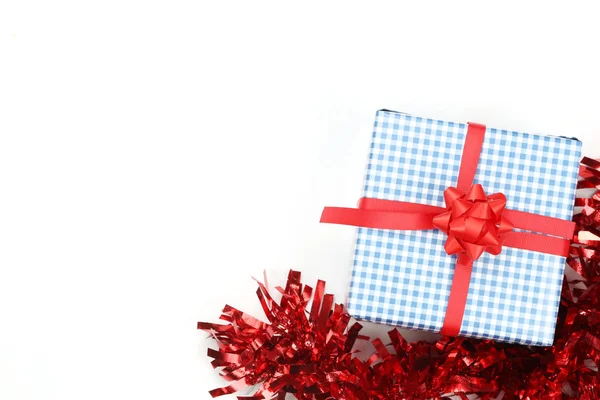 Украшение Рождества Синий Подарочная Коробка Белом Фоне Копия Пространство Дизайна — стоковое фото