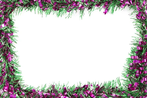 白い背景の上の緑のクリスマスのミックス バイオレット色のタッセルと作品コンセプトで設計するコピー スペースがあります — ストック写真