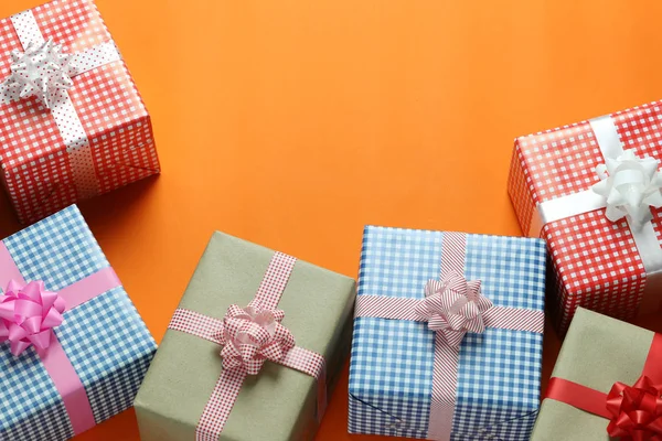 Mezclar Caja Regalo Navidad Colocada Suelo Papel Arte Naranja Tener —  Fotos de Stock