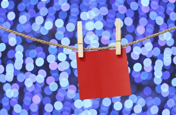 Blank Red Paper Notes Hanging Clothesline Design Christmas Day Bokeh — Stockfoto