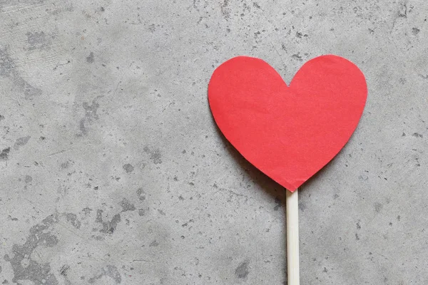 Red Heart Papieru Betonowej Podłodze Mieć Miejsce Projekt Miłości Lub — Zdjęcie stockowe