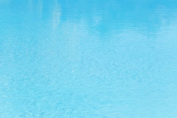 Oberfläche des Wassers im Becken. — Stockfoto