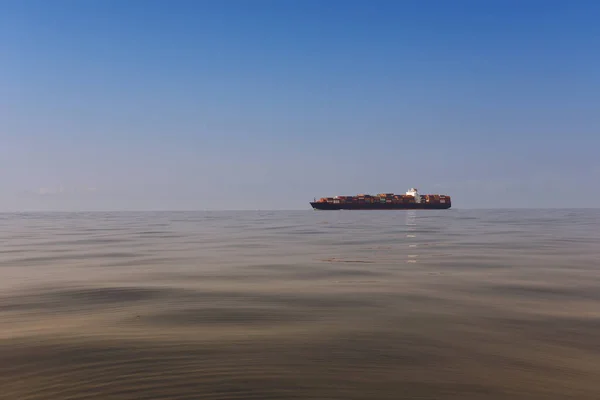 Buque Carga Mar Mañana Día Despejado Cielo Despejado Transporte Marítimo — Foto de Stock