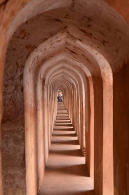 Kemerli ve koridorlar Lucknow, Uttar Pradesh, Hindistan kompleks çatıya götürür Bhool Bhuliya labirent. Bu muhteşem mimarisi hayret kimse Sarayı çatı ulaşmasını bir rehber olmadan engeller.