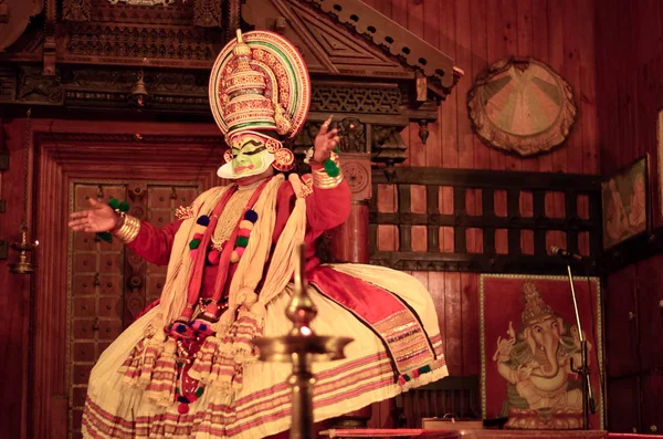 Fort Kochi Kerala India 2020 Kathakali Artist Dancing Hands Stretched — Stock Photo, Image