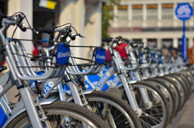 Connaught Place, Delhi, Hindistan otopark Smartbikes