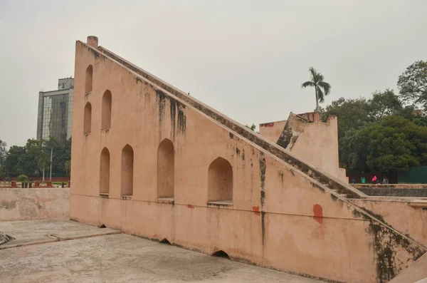 Πλευρική Θέα Samrat Yantra Μεγαλύτερο Ηλιακό Ρολόι World Jantar Mantar — Φωτογραφία Αρχείου