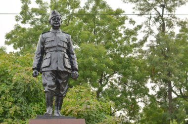 Netaji Subhash Teknoloji Enstitüsü (Nsit), Yeni Delhi, Hindistan. Subhash Chandra Bose 'un siyah taş heykeli. Bağımsızlıkta özgürlük savaşçısı ve devrimci Hint Ulusal Ordusu