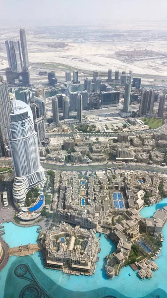 Widok Dubajskie Drapacze Chmur Panoramę Miasta Wypełnione Budynkami Drogami Wiaduktami — Zdjęcie stockowe