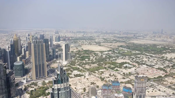 Вид Дубай Хмарочоси Міське Небо Всіяне Будівлями Дорогами Прольотами Пустельним — стокове фото