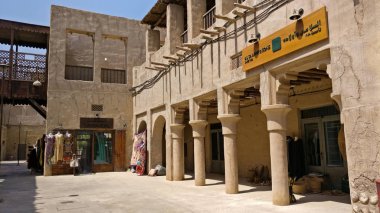 Duabi, Uae, 2019. Al Fahidi Tarihi Mahallesi, İran 'ın başkenti Bastak' tan gelen göçmenler tarafından Dubai 'de kurulmuş tarihi bir ilçedir..