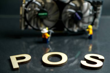 Ethereum Pow geçiş Cryptocurrency Gpu incelemesi için Pos, Pos işareti ile grafik kartı ve rakamlar içinde belgili tanımlık geçmiş