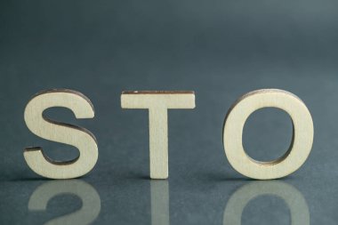 Güvenlik belirteci sunan Sto işareti ahşap mektuplar, Ethereum kavramı ile