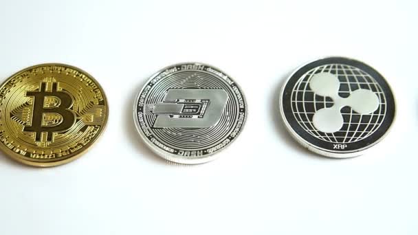 슬라이드 비디오 Bitcoin, 테리, 리플, 네오, Eos, 대시, Monero cryptocurrency 동전 — 비디오