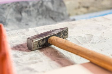 Portre fotoğraf inşaat için bir araç yenileme - çekiç