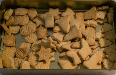 Noel kurabiyeleri Noel ağacı şeklinde. Gelenek kavramı