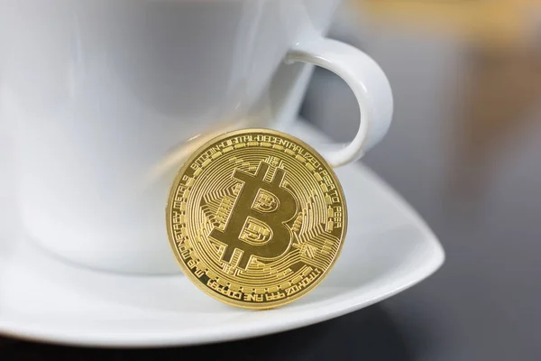 Kryptowährung Bitcoin Als Zahlungsmittel Oder Austausch Für Kaffee — Stockfoto