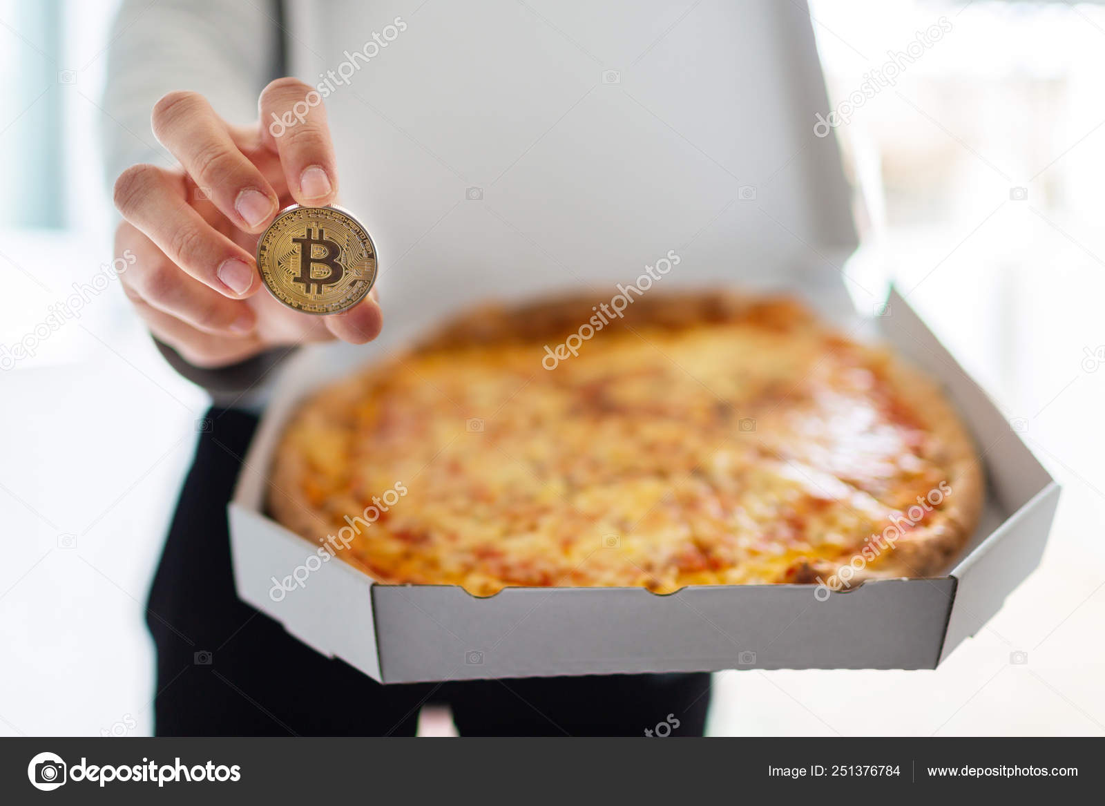 Pizza bitcoin写真素材、ロイヤリティフリーPizza bitcoin画像|DepositPhotos