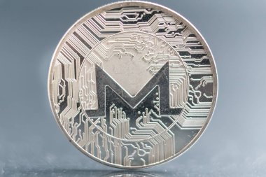 Bay X. Monero Kripto gümüş para birimi, arka planda izole edilmiş Lota sikkesi, engelleme zinciri teknolojisi.,