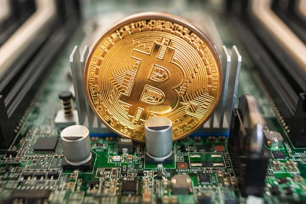 Bitcoin auf technologischem Weg — Stockfoto