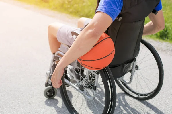 Disabled basketball player on wheelchair — Stock Photo, Image