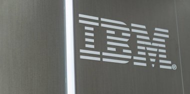 Slovenya, Ljubljana - 26 Şubat 2019: Ibm logosu International Business Machines Corporation'ı Ibm Studios'ta imzaladı