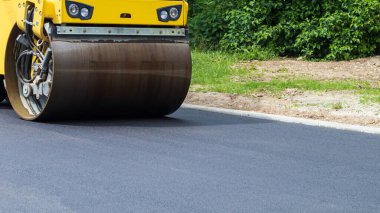 Yeni bir yol inşaatı