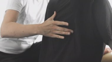 Engelli kişi ile fizyoterapist