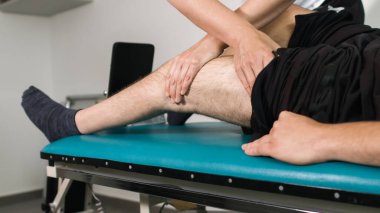 Engelli kişi ile fizyoterapist