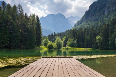 Slovenya 'nın Jezersko kentindeki Plansar Gölü
