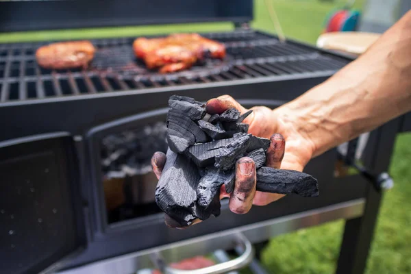 Grill na podwórku — Zdjęcie stockowe