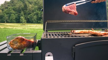 Evde barbekü.