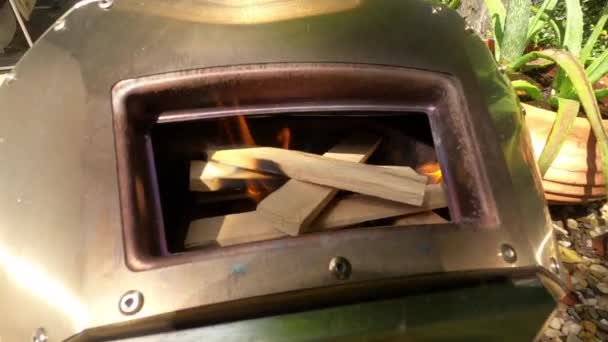 Feuer im Pizzaofen — Stockvideo