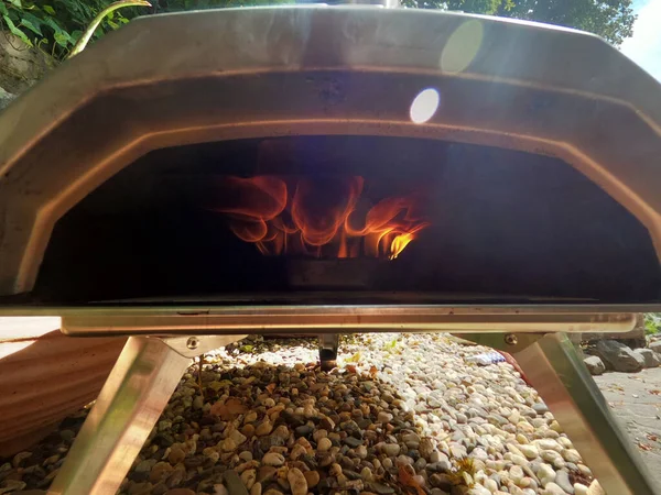 Požár v peci na pizzu — Stock fotografie