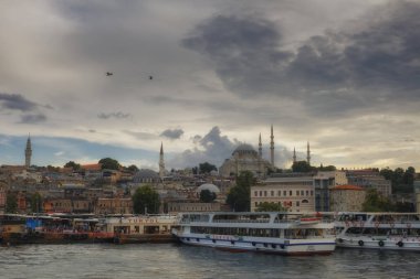 Yat Limanı ve, İstanbul 'un eski ilçe denizde akşam görünümünden