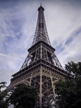 Eyfel Kulesi 'nin manzarası güzelmiş.